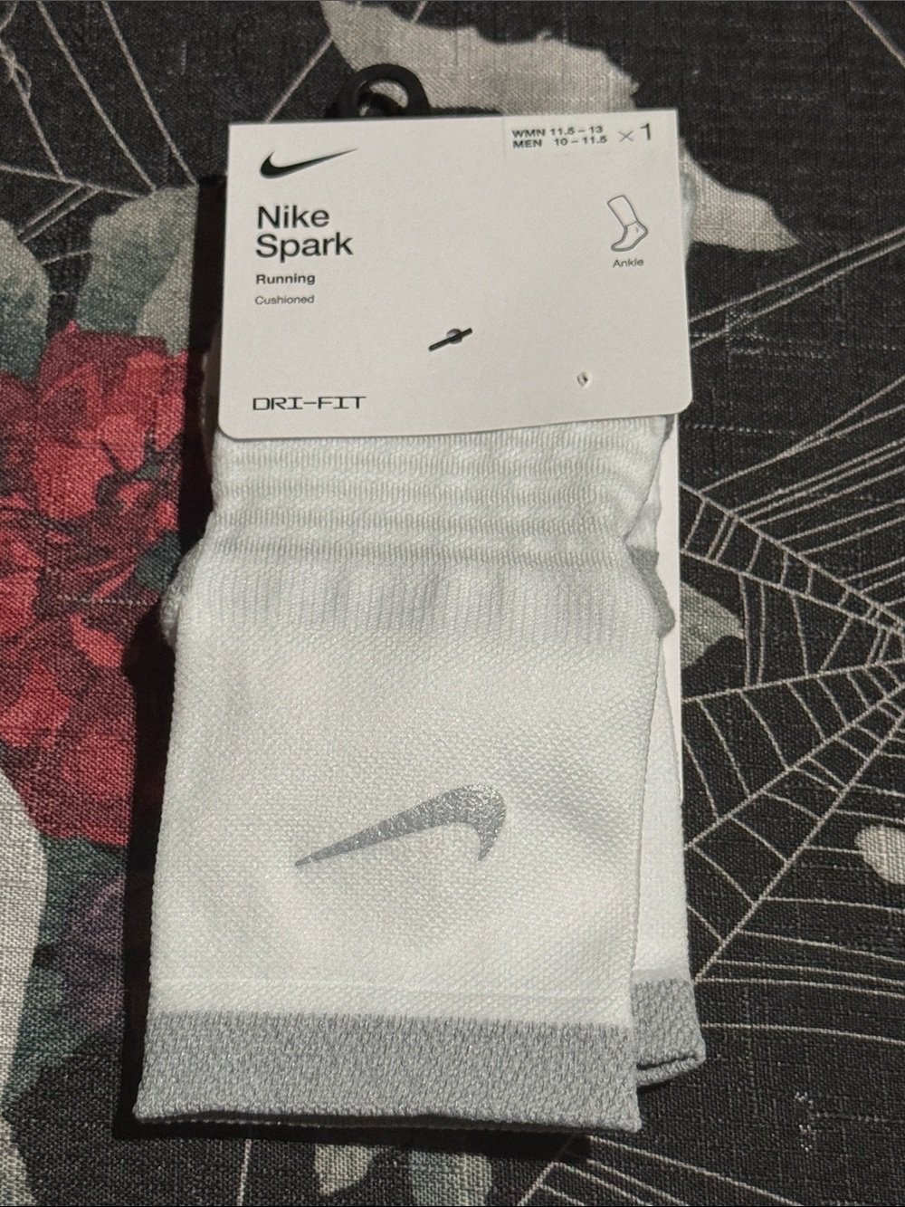 NWT NIKE DRI-FIT SPARK CUSHIONED CREW RUNNING SOCKS UNISEX WHITE/REFLECTIVE